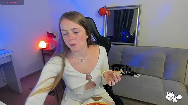 Snapshot of Piinkpandora chatting on October 25, 10:05 pm Piinkpandora online show from October 25, 10:05 pm