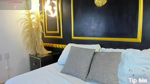 Snapshot of aixa_15 chatting on October 9, 12:31 pm aixa 15 online show from October 9, 12:31 pm