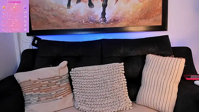 Snapshot of shannel__queen chatting on October 3, 2:16 am shannel  queen online show from October 3, 2:16 am