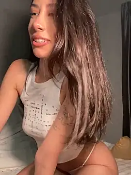 Sophiehii online show from October 19, 1:24 pm