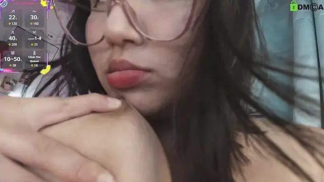 juli juliana online show from October 21, 1:37 pm