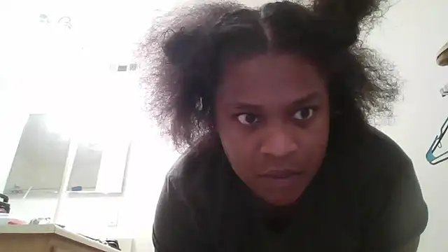 Prettynthick12 online show from March 15, 12:12 am