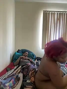 Prettynthick12 online show from March 27, 9:48 pm