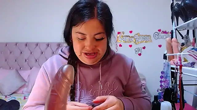 lanaqueen699 online show from February 5, 2:31 pm