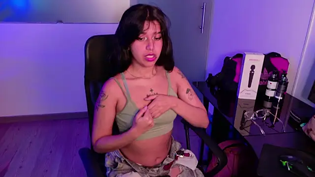 UnderBaby  online show from October 7, 2:49 am