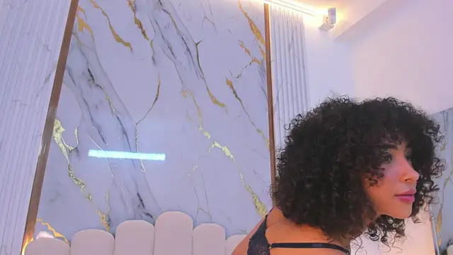 Snapshot of OSHUN_ chatting on October 15, 1:25 pm OSHUN online show from October 15, 1:25 pm