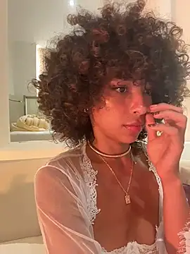 Snapshot of OSHUN_ chatting on October 21, 12:14 am OSHUN online show from October 21, 12:14 am