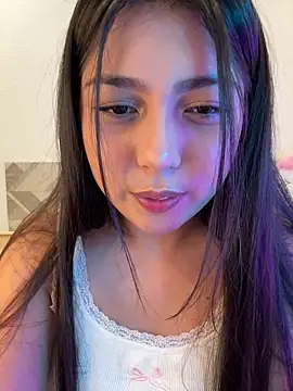 Snapshot of Maii_chan chatting on September 27, 5:47 am Maii chan online show from September 27, 5:47 am