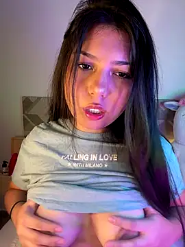 Snapshot of Maii_chan chatting on October 22, 5:45 am Maii chan online show from October 22, 5:45 am