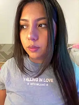 Snapshot of Maii_chan chatting on October 13, 5:54 am Maii chan online show from October 13, 5:54 am