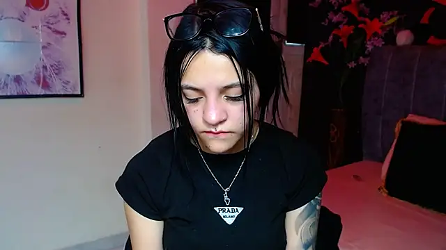 Violettasquirt online show from November 27, 3:26 pm