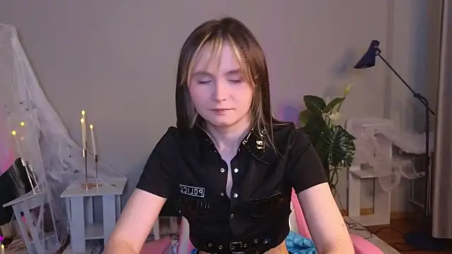 Snapshot of CiriRianonn chatting on October 28, 4:29 am CiriRianonn online show from October 28, 4:29 am