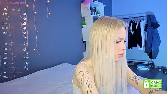 aneta alisha online show from October 10, 11:59 am