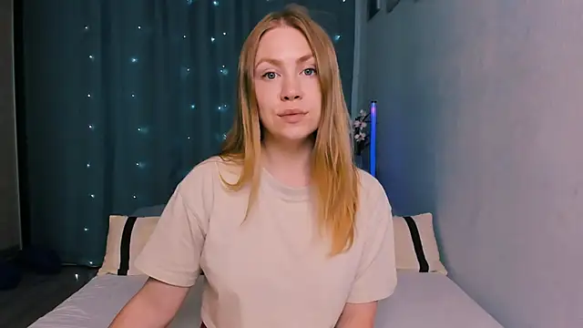 InsatiableFoxX online show from June 10, 7:01 pm