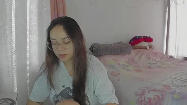 HARLEYNAPIER online show from July 14, 3:06 pm