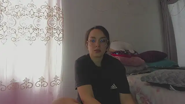 HARLEYNAPIER online show from March 25, 7:39 pm