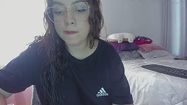 HARLEYNAPIER online show from April 4, 9:02 pm