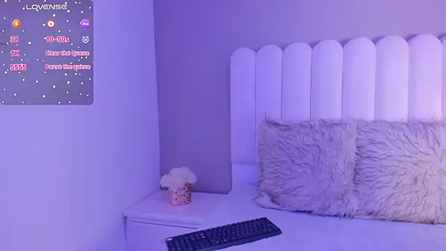 atenea roberts online show from October 6, 7:40 pm