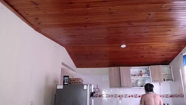 Snapshot of Cuty_sexy_hot chatting on October 17, 11:35 am Cuty sexy hot online show from October 17, 11:35 am