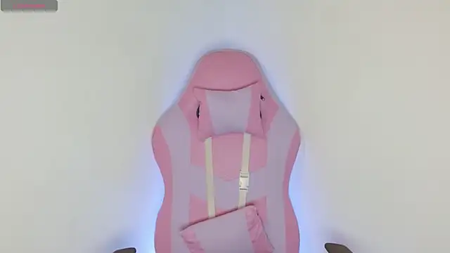 yulissa18 online show from April 5, 1:48 am