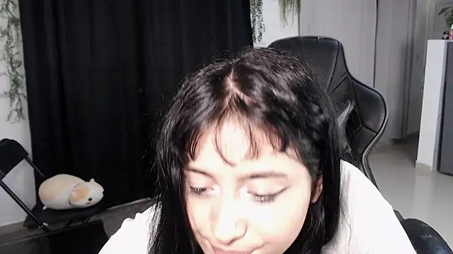 liz-beths online show from February 3, 2:53 am