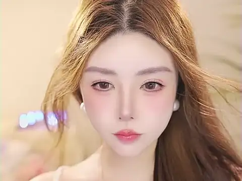 Qiaoqiao  online show from August 7, 5:09 pm