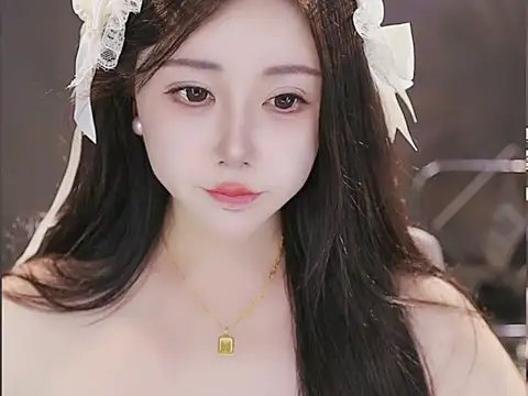 Qiaoqiao  online show from November 12, 5:11 pm