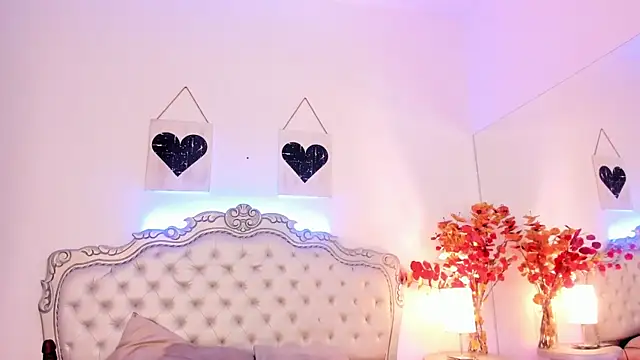 Snapshot of NiaColusi chatting on September 20, 7:56 pm NiaColusi online show from September 20, 7:56 pm