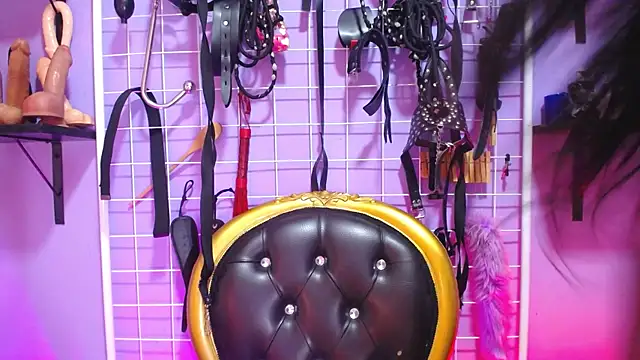 Snapshot of _candy_bdsm_ chatting on October 4, 3:34 am candy bdsm online show from October 4, 3:34 am