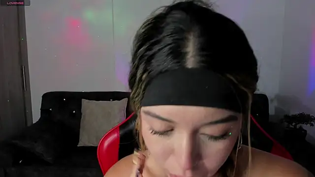 zoee jackson online show from November 27, 3:09 am