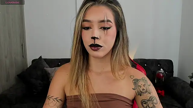 Snapshot of zoee_jackson chatting on October 31, 6:12 pm zoee jackson online show from October 31, 6:12 pm