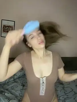 Snapshot of EdnaBradley chatting on October 17, 1:36 pm EdnaBradley online show from October 17, 1:36 pm