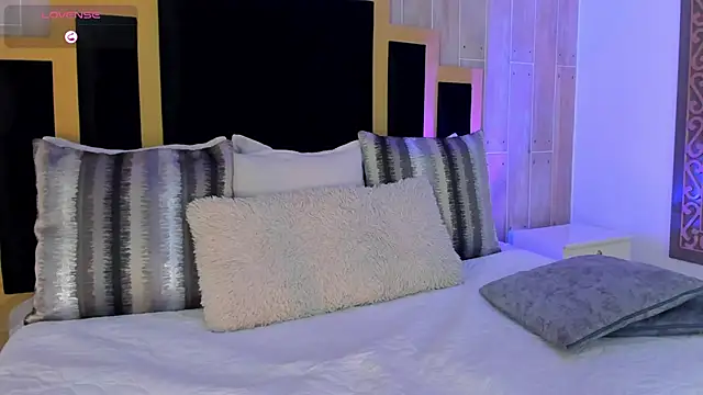 Snapshot of TaniaSmith1 chatting on October 5, 3:06 pm TaniaSmith1 online show from October 5, 3:06 pm