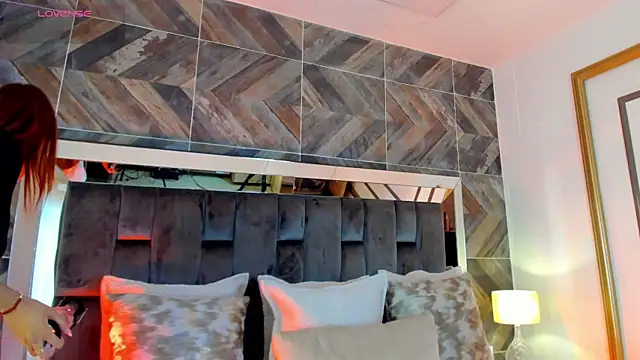 Snapshot of TaniaSmith1 chatting on October 7, 11:09 pm TaniaSmith1 online show from October 7, 11:09 pm