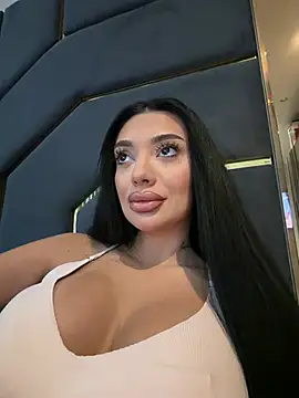 amirahylerr online show from March 9, 7:06 pm