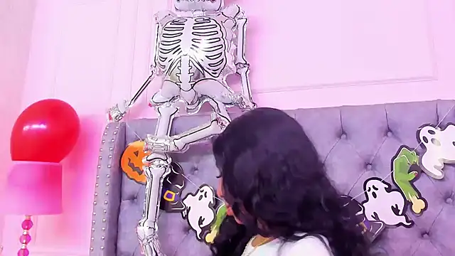 Snapshot of HaileeRoberts chatting on October 19, 1:13 pm HaileeRoberts online show from October 19, 1:13 pm