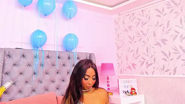 Snapshot of HaileeRoberts chatting on October 4, 1:06 pm HaileeRoberts online show from October 4, 1:06 pm