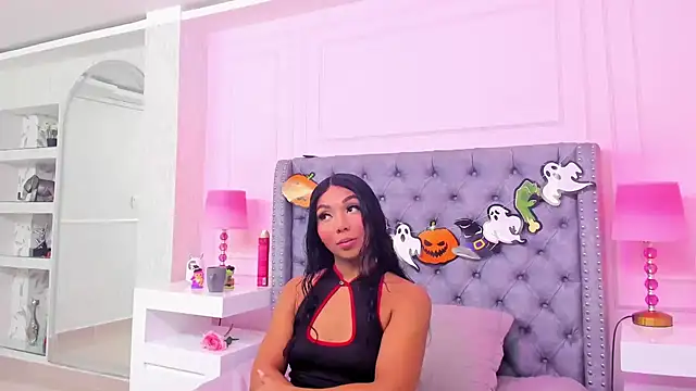 Snapshot of HaileeRoberts chatting on October 9, 12:42 pm HaileeRoberts online show from October 9, 12:42 pm