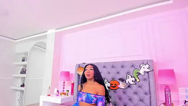 Snapshot of HaileeRoberts chatting on October 8, 12:42 pm HaileeRoberts online show from October 8, 12:42 pm