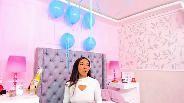 Snapshot of HaileeRoberts chatting on September 26, 2:58 pm HaileeRoberts online show from September 26, 2:58 pm