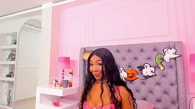 Snapshot of HaileeRoberts chatting on October 10, 12:43 pm HaileeRoberts online show from October 10, 12:43 pm