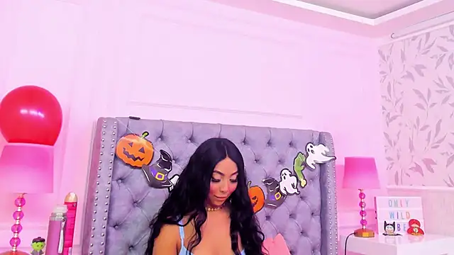 Snapshot of HaileeRoberts chatting on October 14, 1:25 pm HaileeRoberts online show from October 14, 1:25 pm