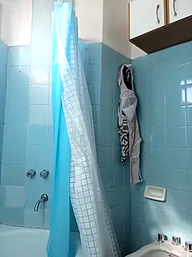 Snapshot of Sole_Love chatting on October 2, 7:30 pm Sole Love online show from October 2, 7:30 pm