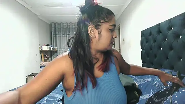 Snapshot of Indianmayaxoxo chatting on October 16, 5:37 pm Indianmayaxoxo online show from October 16, 5:37 pm