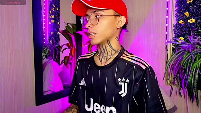 Snapshot of Micaela_Rangel chatting on October 18, 5:04 pm Micaela Rangel online show from October 18, 5:04 pm