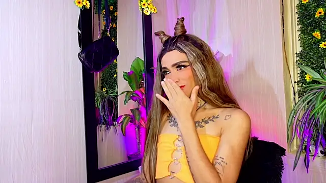 Snapshot of Micaela_Rangel chatting on October 9, 2:15 am Micaela Rangel online show from October 9, 2:15 am