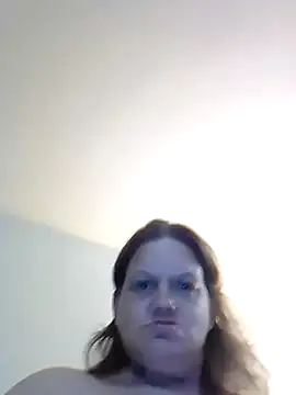 Earlybirdgetsworm online show from September 26, 6:05 pm