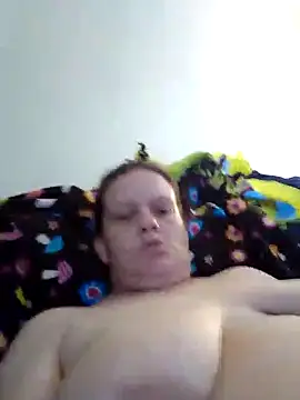 Earlybirdgetsworm online show from September 27, 8:49 pm