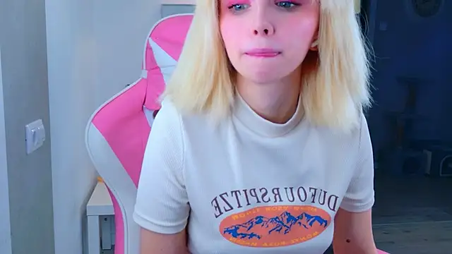 b4by LoL1 online show from April 13, 9:21 am