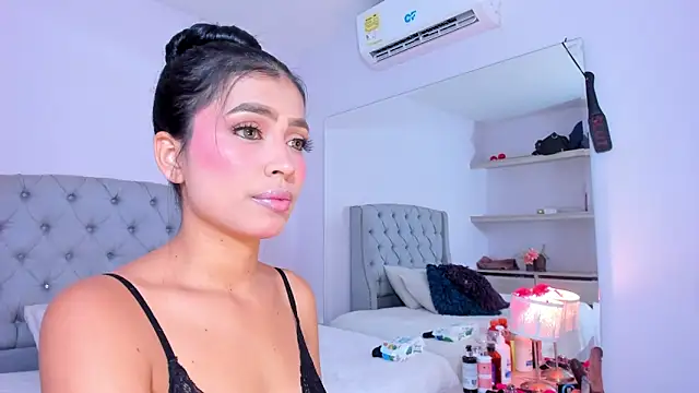 TianaReedd online show from October 11, 12:52 pm